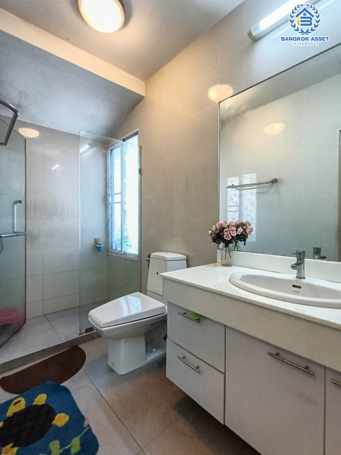 *****บ้านเดี่ยวมือสองย่านกรุงเทพมหานคร ม.โฮมเพลส เดอะพาร์ค วงแหวน-พระราม9 เนื้อที่กว้างขวางมากถึง 51 ตร.ว. ฟังก์ชัน 3 ห้องนอน 2 ห้องน้ำ 2 ที่จอดรถ แถมฟรี! 4 เครื่องปรับอากาศ และเฟอร์นิเจอร์ทั้งหลัง บนทำเลดี ใกล้สุวรรณภูมิ และทางด่วน "มอเตอร์เวย์ พระราม9"